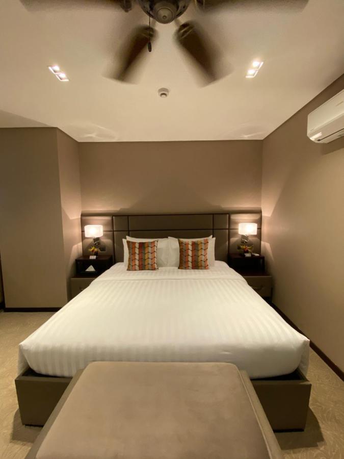 The Plaza Garden Hotel And Residences 碧瑶 外观 照片