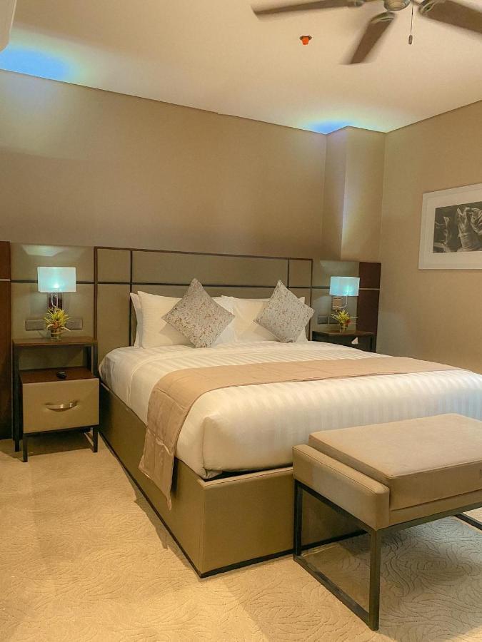 The Plaza Garden Hotel And Residences 碧瑶 外观 照片