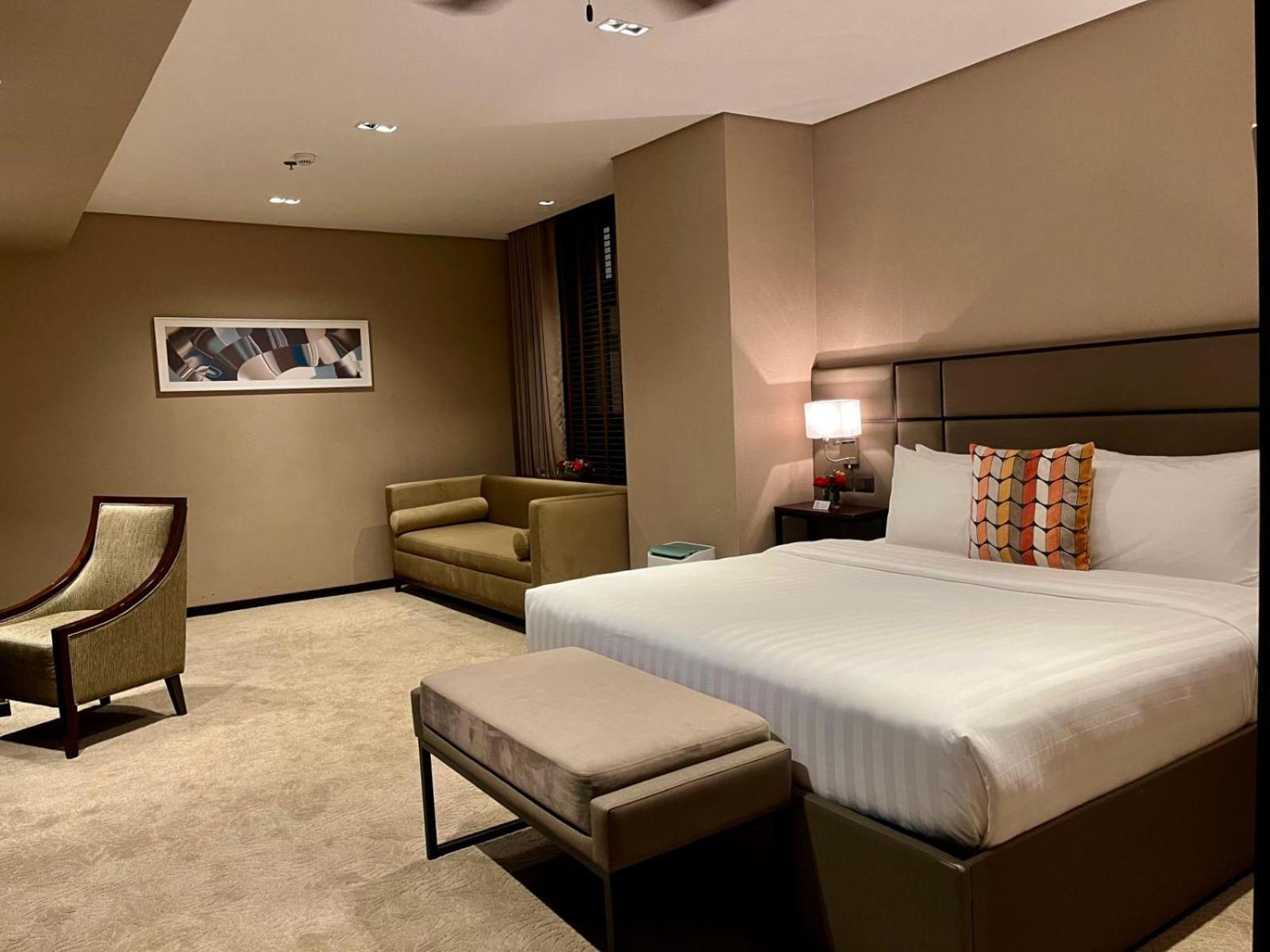 The Plaza Garden Hotel And Residences 碧瑶 外观 照片